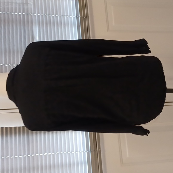 4/$80 Black Long Sleeve Blouse - Size Medium - Picture 4 of 6